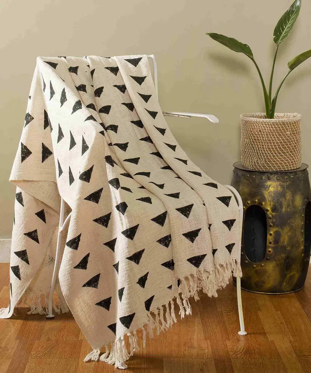 Cosymor Beige Black Triangles Print Boho Cotton Throw Blanket – Reversible Sofa & Bed Throw (50x70 Inch)
